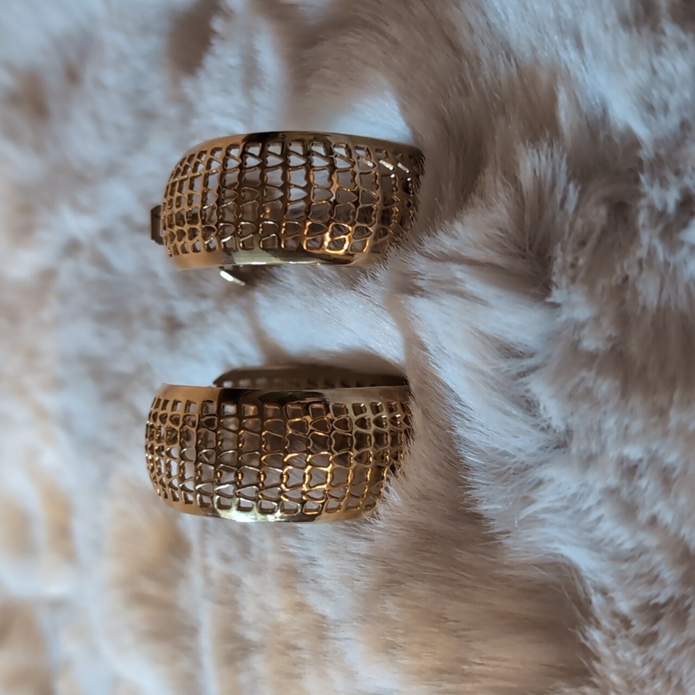 Vintage Gold Toned Hoop Earrings - Picture 7 of 10